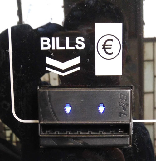 Εισαγωγή χαρτονομισμάτων